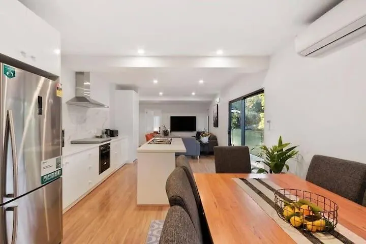 Treetops-Large Home 9Km To Cbd Sleeps 10 Хобарт